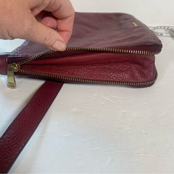 Fossil Vintage Burgundy Pebble Leather Purse W/Adjustable Zipper Sides - Picture 7 of 14
